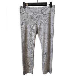 Fabletics Yoga Workout Legging Capri Small